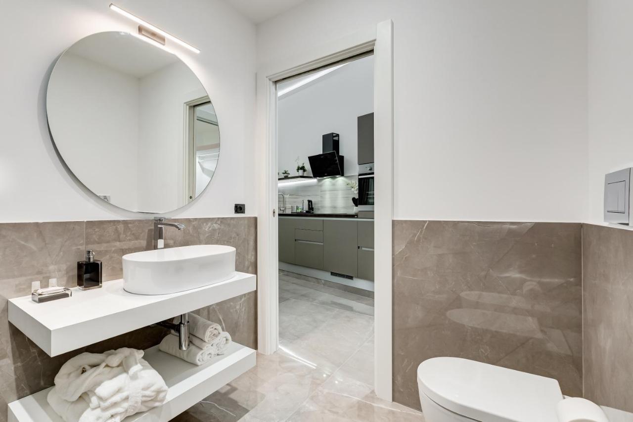 Unoseitre - Luxury Apartment & Suite Рим Экстерьер фото