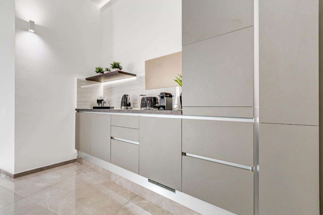 Unoseitre - Luxury Apartment & Suite Рим Экстерьер фото